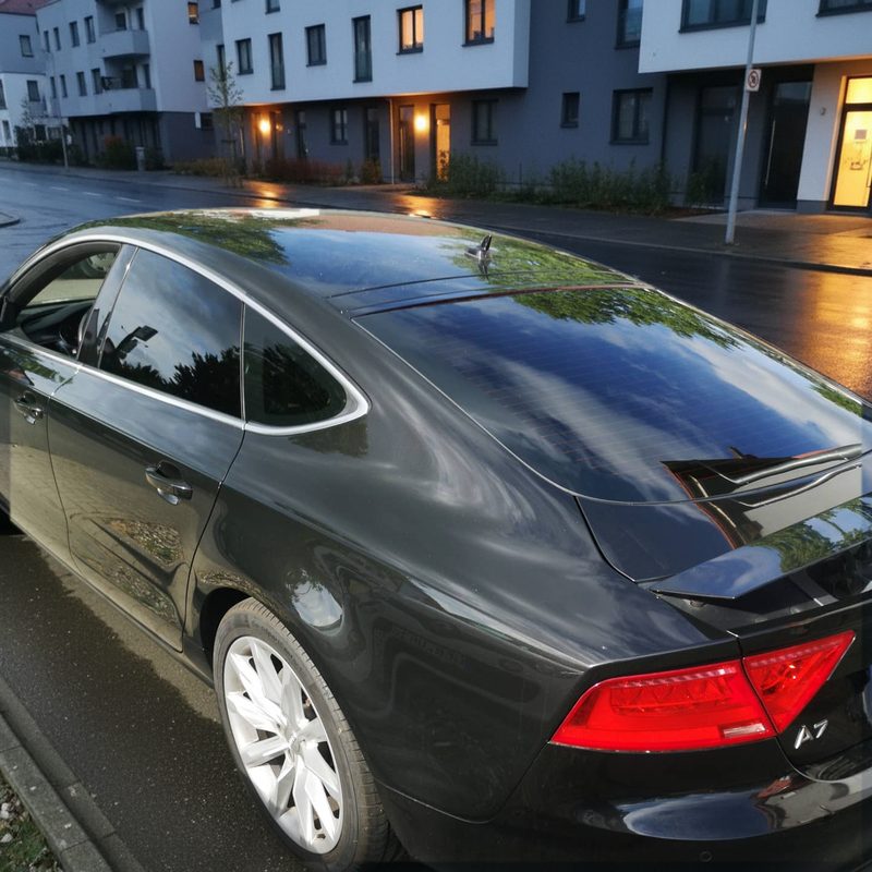 Schwarzer Audi A7, Heck- und Seitenscheiben getönt